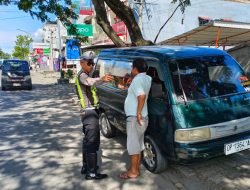 Tindak Lanjuti Atensi Kapolda Sulsel, Personel Sat Lantas Polres Sidrap Tertibkan Parkir Yang Bukan Pada Tempatnya