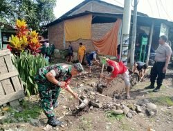 Karya Bakti Koramil 1409-03/Bontomarannu Bersama Warga dan Mahasiswa Bersihkan Saluran Air
