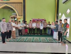 Polres Takalar Berbagi Sembako dalam Kegiatan Jumat Curhat