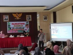 Kabag SDM Polres Sinjai Sebagai Pemateri Acara Parenting Sosialisasikan Pencegahan Kekerasan Yang di Gelar TK Kemala Bhayangkari