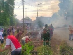 Koramil 1409-06 Bajeng Gotong Royong Laksanakan Karya Bakti Pembersihan Lingkungan