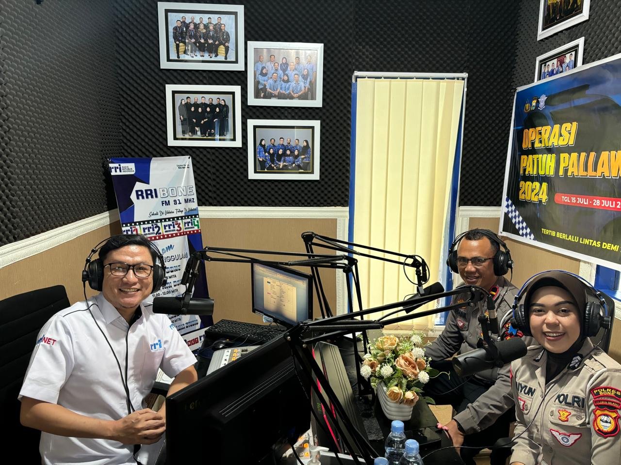 Satlantas Polres Bone Sosialisasikan Ops Patuh 2024 Lewat Dialog Interaktif Di Radio