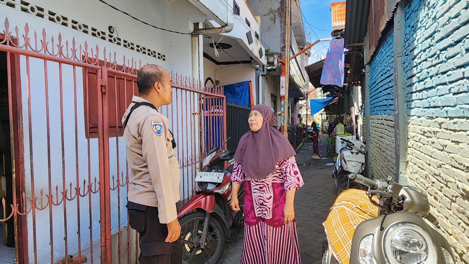Jalin Komunikasi dan Silahturahmi, Bhabinkamtibmas Kelurahan Mampu rutin Patroli Dialogis