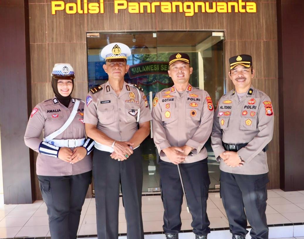 Pimpin Upacara Kenaikan Pangkat Pengabdian, Kapolres Takalar Beri Selamat Kepada IPDA Alimuddin