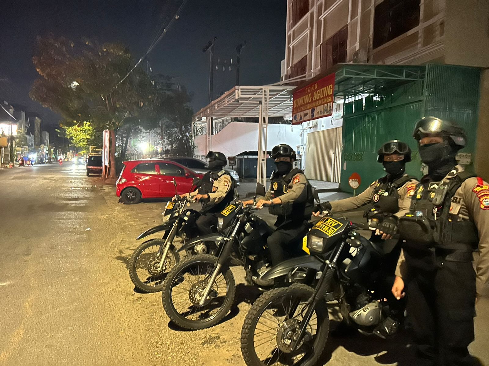 Wujudkan Harkamtibmas Pemilukada 2024, Satsamapta Polres Pelabuhan Makassar rutin Patroli Malam hari