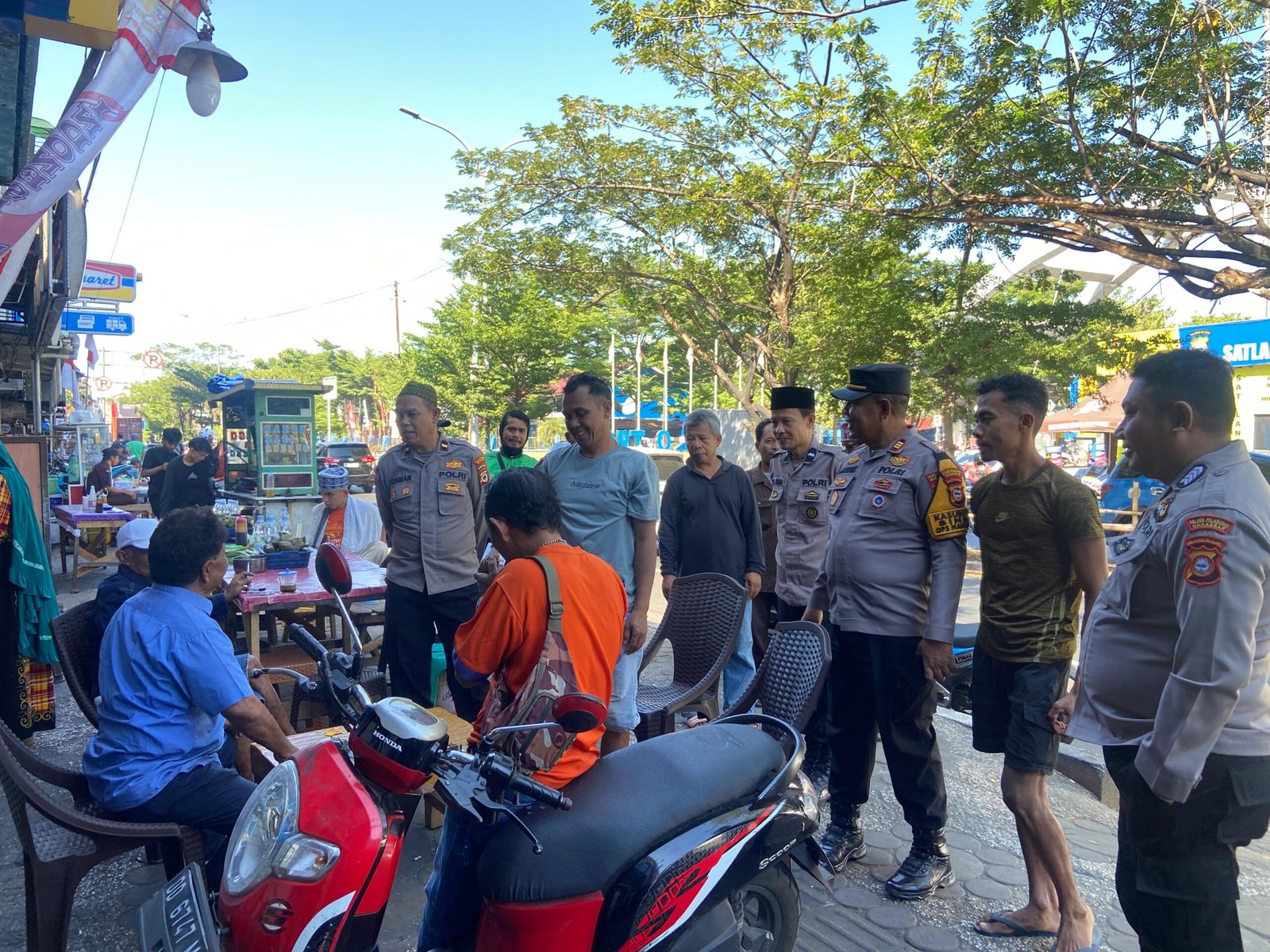 Patroli Dialogis, Satbinmas Polres Pelabuhan Makassar Cooling System Jelang Pemilukada 2024