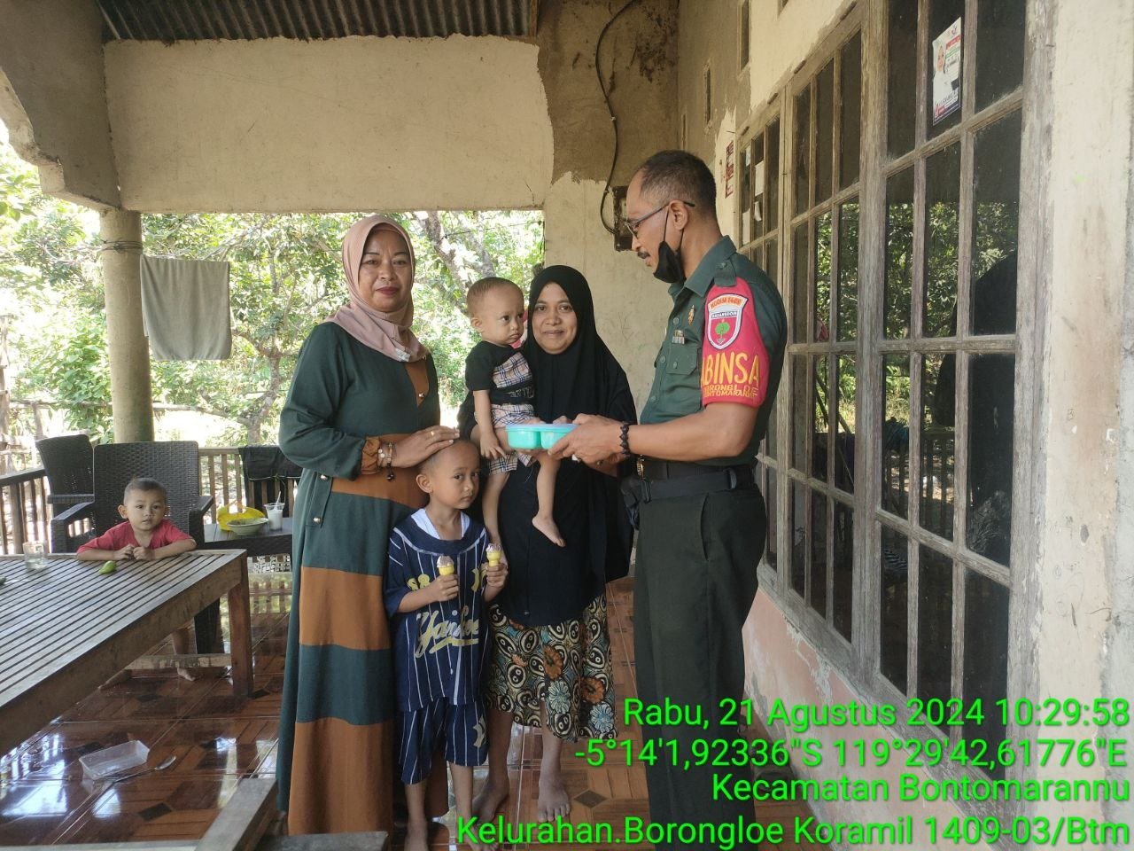 Cegah Stunting, Babinsa Koramil 03 Bontomarannu Dampingi DASHAT (Dapur Sehat Atasi Atunting)