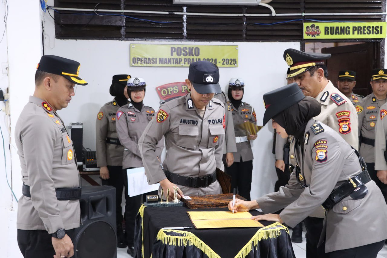Kapolres AKBP Restu Wijayanto Pimpin Sertijab Empat Pejabat Dilingkup Polres Pelabuhan Makassar
