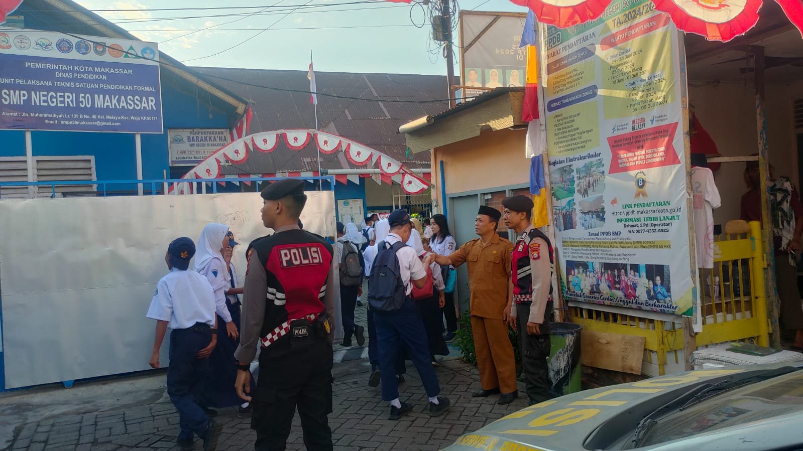 Jaga Keselamatan, Satsamapta Polres Pelabuhan Makassar rutin Pengaturan Lalu lintas di Sekolah