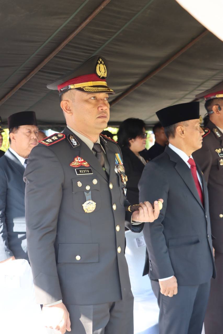 Kapolres Pelabuhan Makassar Hadiri Upacara Hari Peringatan HUT TNI AL ke – 79 Tahun 2024
