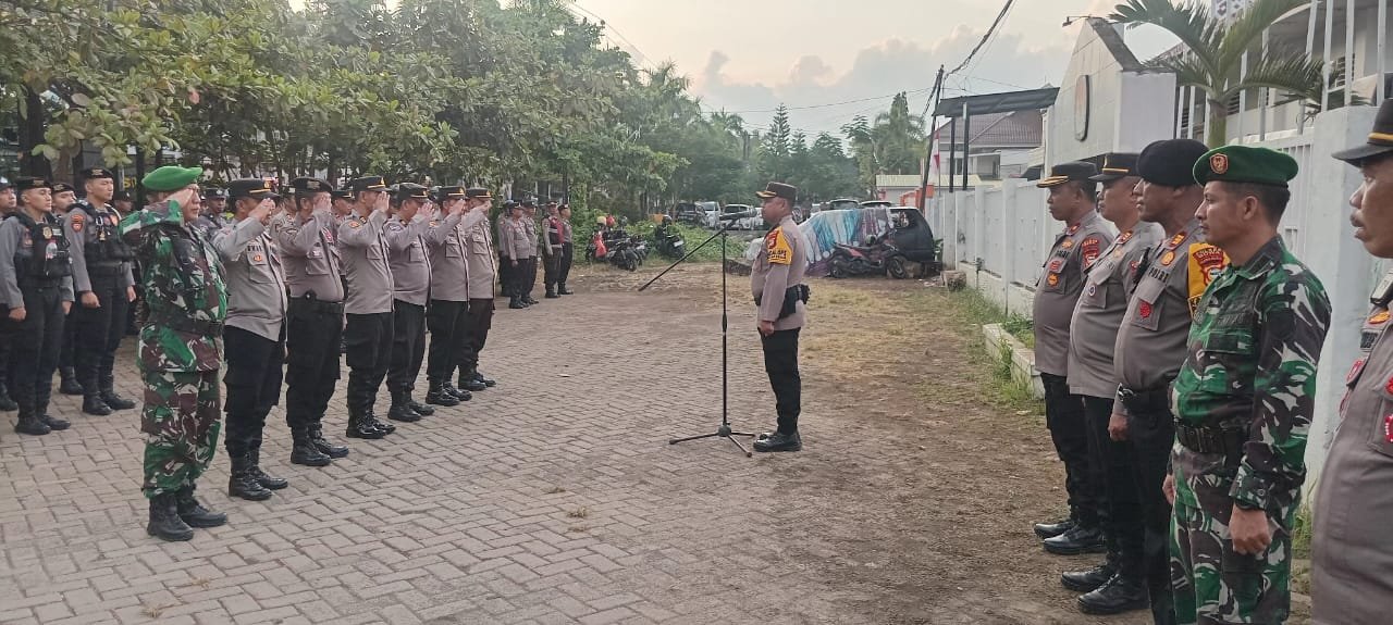 Ratusan Personel Kodim 1409/Gowa dan Polres Gowa Amankan Pelaksanaan Pengundian dan Penetapan Nomor Urut Paslon Bupati dan Wakil Bupati Gowa