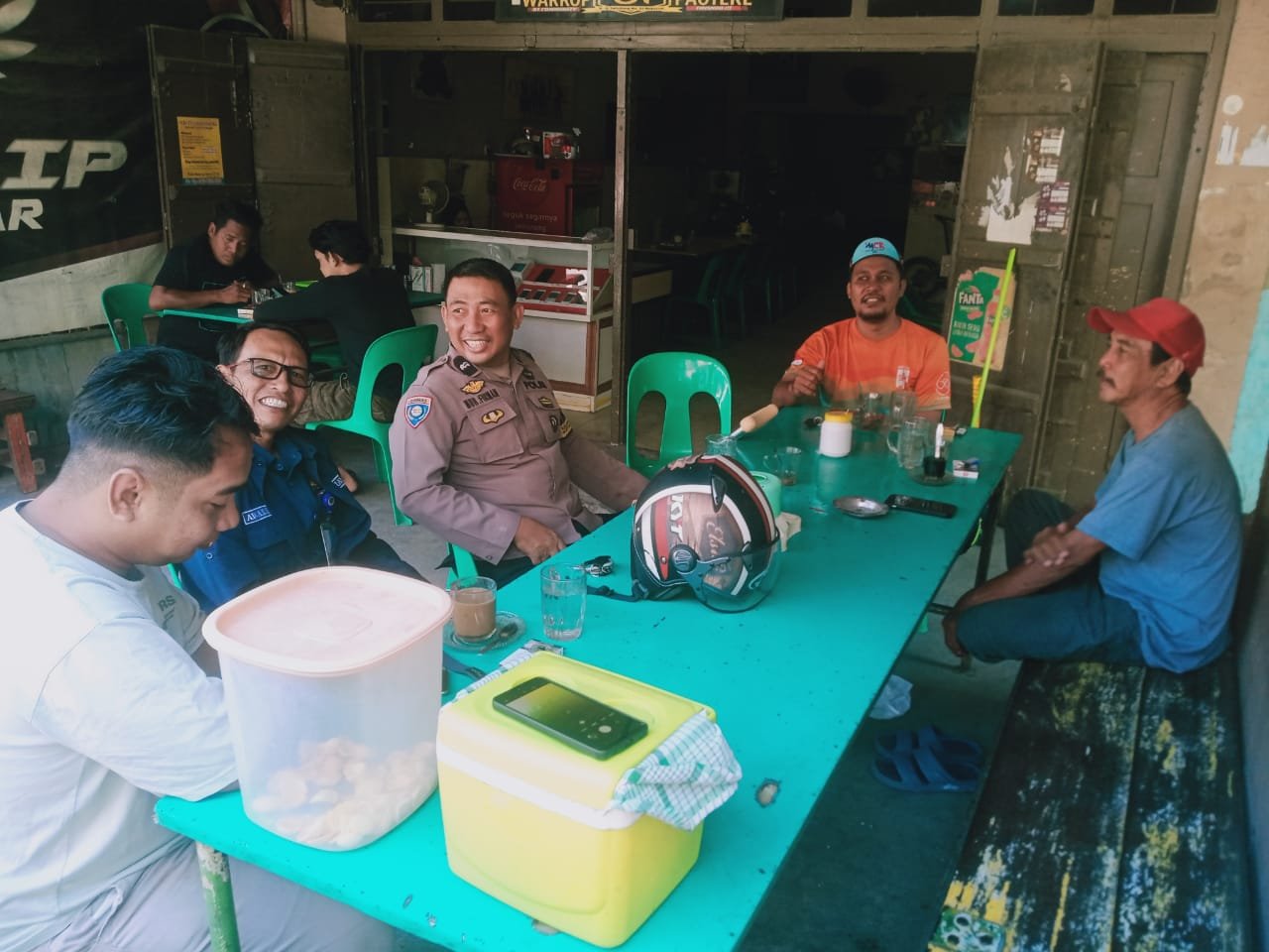 Cegah Golput, Bhabinkamtibmas Pattingalloang Baru Ajak Warga Sukseskan Pilkada Serentak 2024