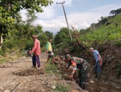 Wujud Kedekatan TNI dan Rakyat,Babinsa Koramil 1409-07/TB Turut andil dalam Kegiatan Karya Bakti