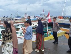 Antisipasi Cuaca Ekstrem, Polsek Paotere Imbau Nelayan dan Warga Pulau di Pelabuhan Tradisional Paotere