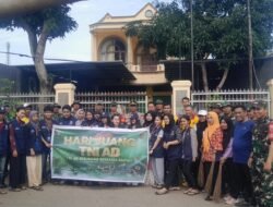 TNI-Polri dan Komponen Masyarakat Gotong Royong Membersihkan Pasar dan Irigasi