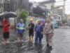 Bhabinkamtibmas Melayu Baru Aktif Patroli di Tengah Banjir, Warga Diimbau Siaga Cuaca Ekstrem