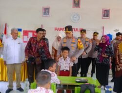 Kapolda Sulsel Tinjau Pembagian Makan Gratis Bergizi di SDN 96 Simpursia Kabupaten Wajo