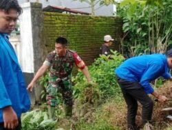 Bersama Mahasiswa KKN UNISMU MAKASSAR, Babinsa Koramil 05 Bajeng Gelar Karya Bakti