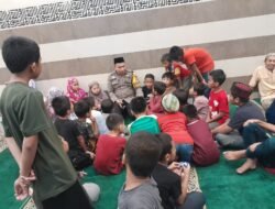 Bhabinkamtibmas Kelurahan Melayu Baru “Dongengkan Masjid” untuk Wujudkan Ketertiban!