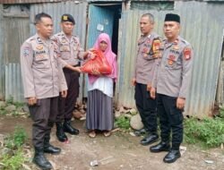 Polsek Pattallassang Berbagi Berkah Ramadhan, Warga Sambut dengan Haru