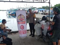 Mudik Aman & Nyaman! Kapolsek Paotere Sosialisasikan Hotline Polri 110 di Pelabuhan