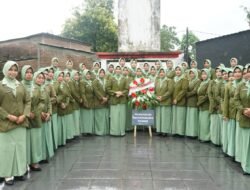 Persit KCK Cabang XXVI Dim 1409 Koorcab Rem 141 PD XIV Hasanuddin Ziarah Rombongan HUT Persit Ke-79