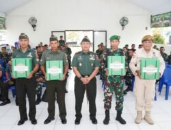 Perkuat Silaturahmi Dengan Anggota, Dandim 1409/Gowa Bagikan Bingkisan Hari Raya 