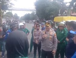 Jaga Ketertiban Ramadhan, Kapolres Pelabuhan Makassar Kawal Demo dengan Pendekatan Humanis