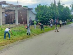 Peduli Terhadap Kebersihan, Babinsa Turut Kerja Bakti Bersihkan Lingkungan