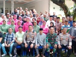 Personel Kodim 1409/Gowa dan Polres Gowa kolaborasi Touring dan Berikan Bantuan Sosial di Parangloe