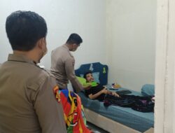 Warga Kos Sakit Seorang Diri di Makassar, Bhabinkamtibmas Pattunuang Sigap Evakuasi ke RS