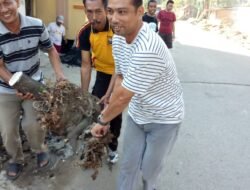 Tiga Pilar Kelurahan Pandang-pandang lakukan Kerja Bakti bersama Warga