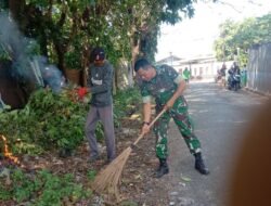 Menjaga Lingkungan Tetap Bersih,Babinsa bersama Pemerintah dan Warga laksankan Kerja Bakti