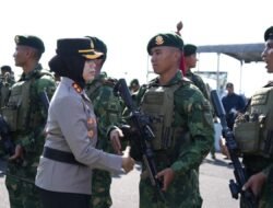 Kapolres Pelabuhan Makassar Hadiri Penyambutan Satgas Pamtas RI-PNG Yonif 432/WSJ di Dermaga Lantamal VI