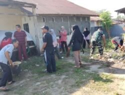 Wujud Sinergitas,Babinsa dan Binmas Serta Pemerintah dan Warga Kerja Bakti Membersihkan Saluran Air