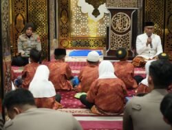 Polres Pelabuhan Makassar Gelar Doa dan Santunan Anak Yatim, Suasana Haru Warnai Masjid Mapolres