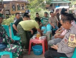 Melalui Komsos, Babinsa Bersama Binmas Galang Semangat Gotong Royong Bersama Warga
