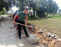 Bersama Warga dan Aparat Desa,Babinsa Desa Bontobiraeng Utara laksanakan Karya Bakti Pembuatan Talud