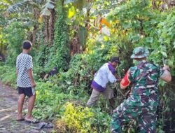 Wujud Kemanunggalan TNI ,Babinsa laksanakan Kegiatan Karya Bakti