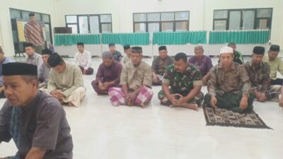 Babinsa Koramil 08 Bontonompo Perkuat Silaturahmi Melalui Salat Subuh Berjamaah di Wilayah Binaan