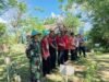 Peringati Hari Lingkungan Hidup Sedunia,Babinsa Kelurahan Bontonompo Ikut Serta dalam Penanaman 250 Pohon Mahoni