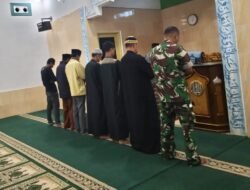 Jalin Silaturahmi, Babinsa Sholat Subuh Berjamaah Dengan Warga di Wilayah Binaan