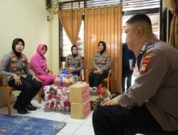 Momen Haru Hari Bhayangkara, Kapolres Pelabuhan Makassar Anjangsana ke Anggota yang Sakit