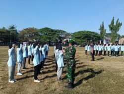 Sinergi Babinsa Bentuk Karakter Calon Paskibraka Kecamatan Bontonompo dengan Disiplin dan Semangat