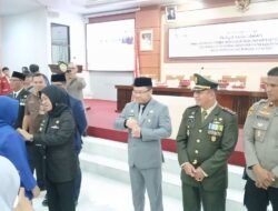 Dandim 1409/Gowa Hadiri Penganugerahan Tanda Kehormatan Satya Lencana Dan Pelepasan Purna Bhakti PNS Kabupaten Gowa