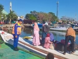 Polri untuk Masyarakat: Satpolairud Polres Pelabuhan Makassar Hadir Jaga Keselamatan Laut di Paotere