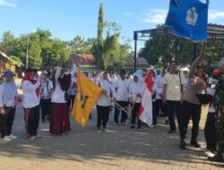 Sinergi Babinsa dan Bhabinkamtibmas Monitoring Gerak Jalan Santai SMPN 1 Bajeng Meriahkan HUT RI ke-80