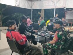 Wujudkan Lingkungan Aman dan Nyaman, Babinsa Bontomarannu Gelar Komsos di Pos Keamanan