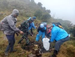 Sinergi Koramil 04 Tinggimoncong Bersama Pemerintah dan Komunitas: Jaga Kebersihan Gunung Bawakaraeng untuk Kelestarian Alam