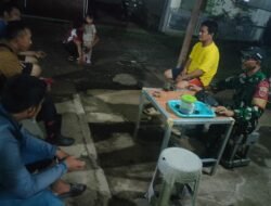 Jaga Keamanan Malam Hari, Babinsa dan Bhabinkamtibmas Gowa Gandeng Warga Lewat Komsos